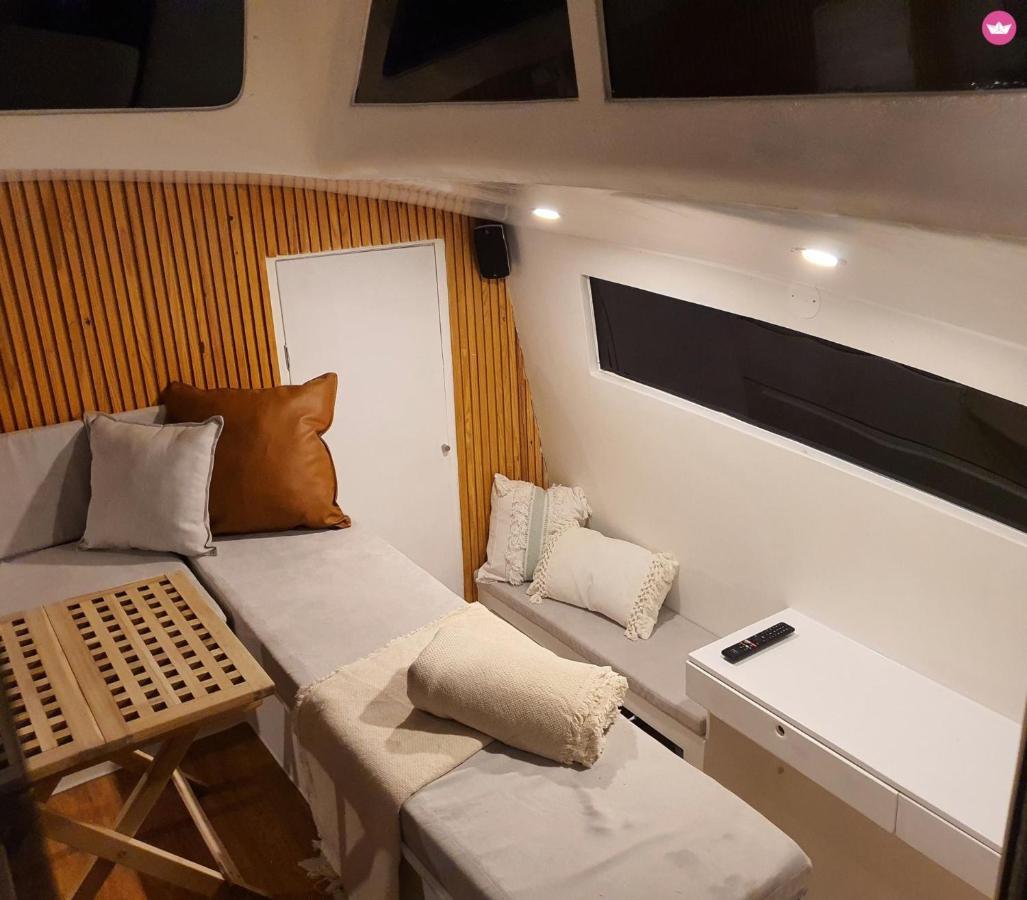 Barco Casa Catamara Sleepandboat Hotel FAO Kültér fotó