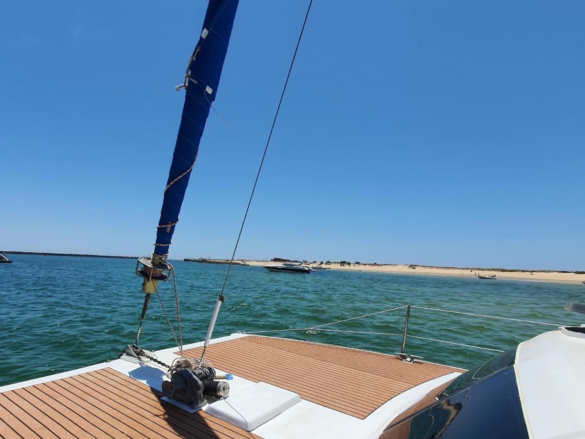 Barco Casa Catamara Sleepandboat Hotel FAO Kültér fotó