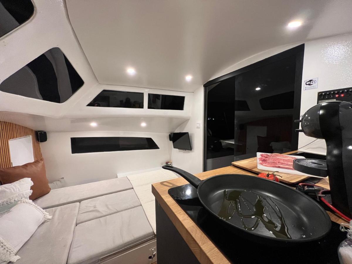Barco Casa Catamara Sleepandboat Hotel FAO Kültér fotó